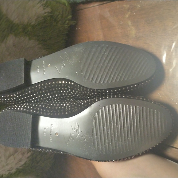 Silver studded black flats, us 10.5 - Picture 3 of 3